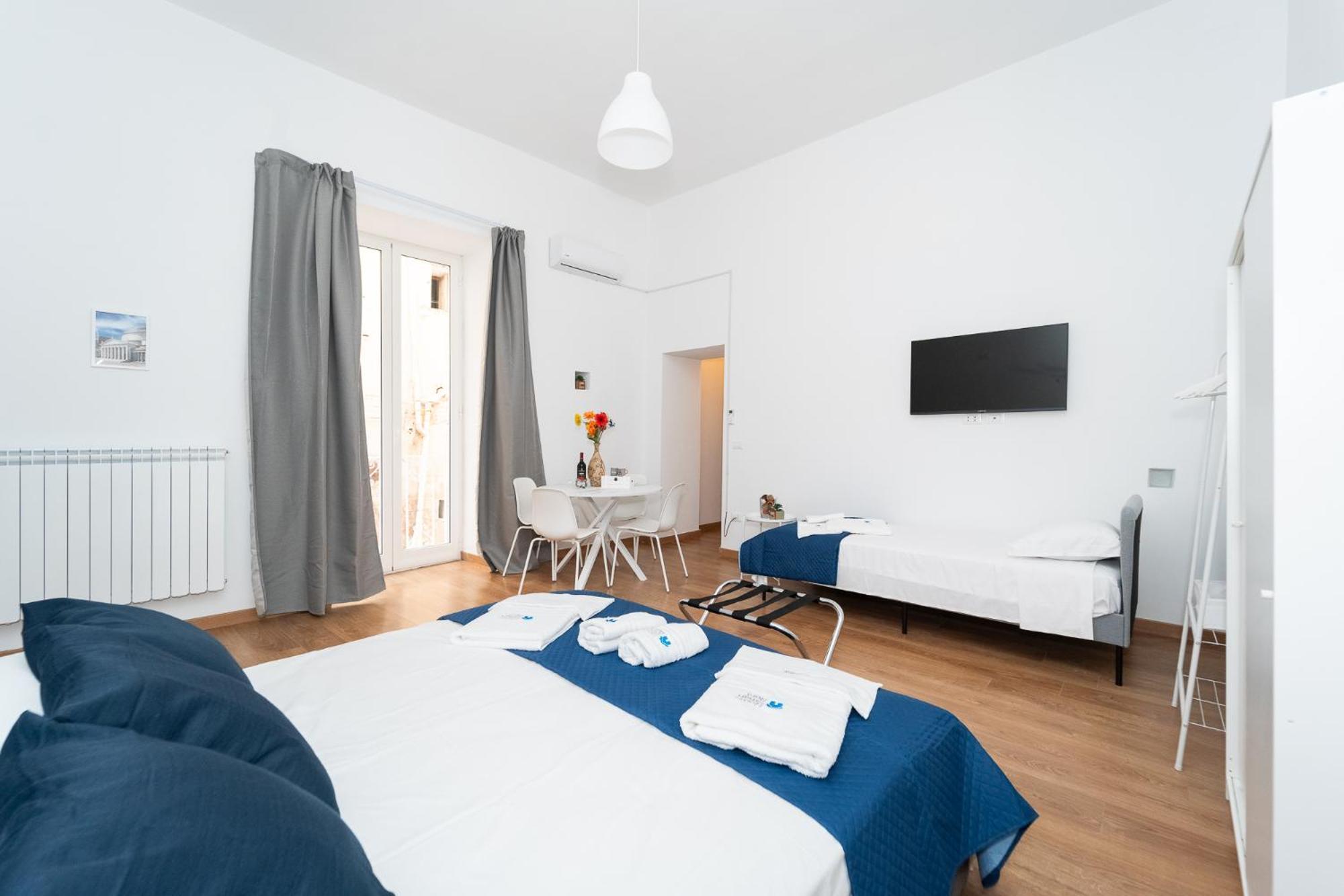 Home Smart Rent Appartamento Nei Pressi Di Via Toledo 2 Camere Da Letto 나폴리 외부 사진